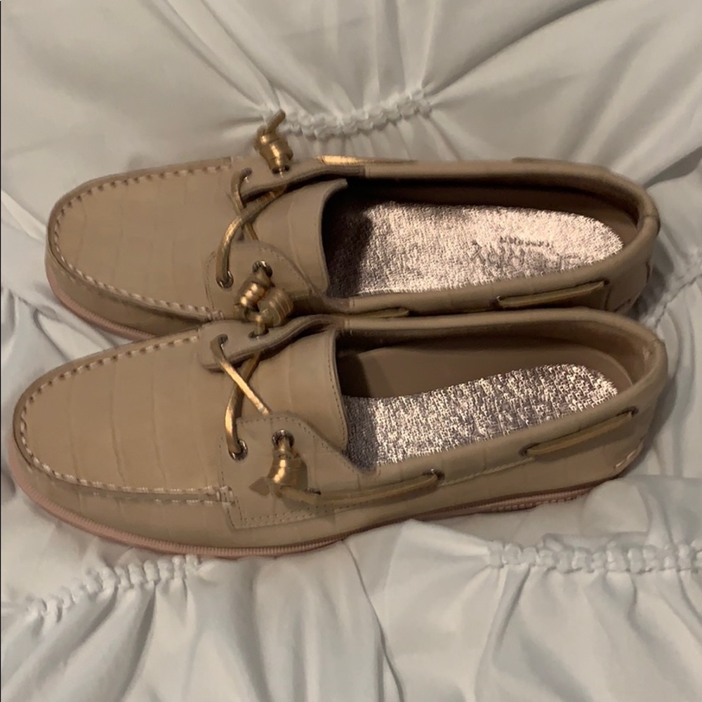 Sperry top-sider boat shoe